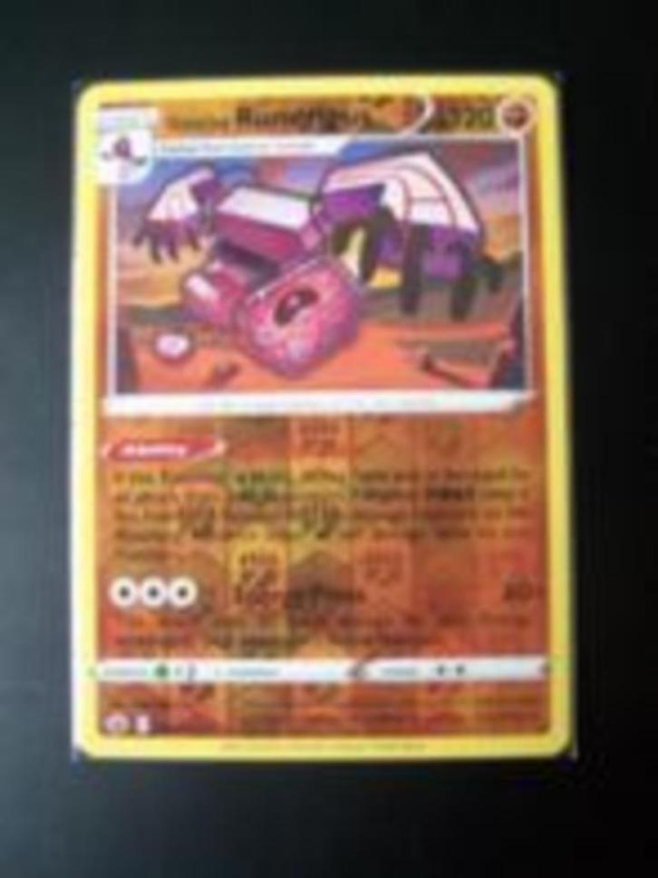 4327 Nieuwe Pokemon Kaart holofoil Galarian RUNERIGUS 83/198, Hobby en Vrije tijd, Verzamelkaartspellen | Pokémon, Nieuw, Losse kaart