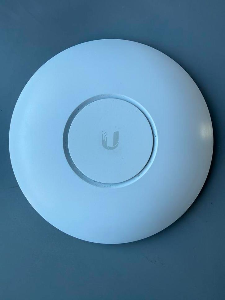 Ubiquiti Unifi UAP-AC-PRO in/outdoor accesspoint goede staat, Computers en Software, Accesspoints, Gebruikt, Ophalen of Verzenden