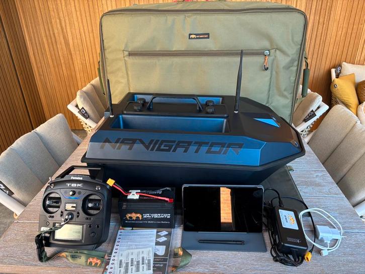 Navigator voerboot met Dragonfly 5 Pro met GPS. z.g.a.n., Watersport en Boten, Hengelsport | Karpervissen, Zo goed als nieuw, Overige typen