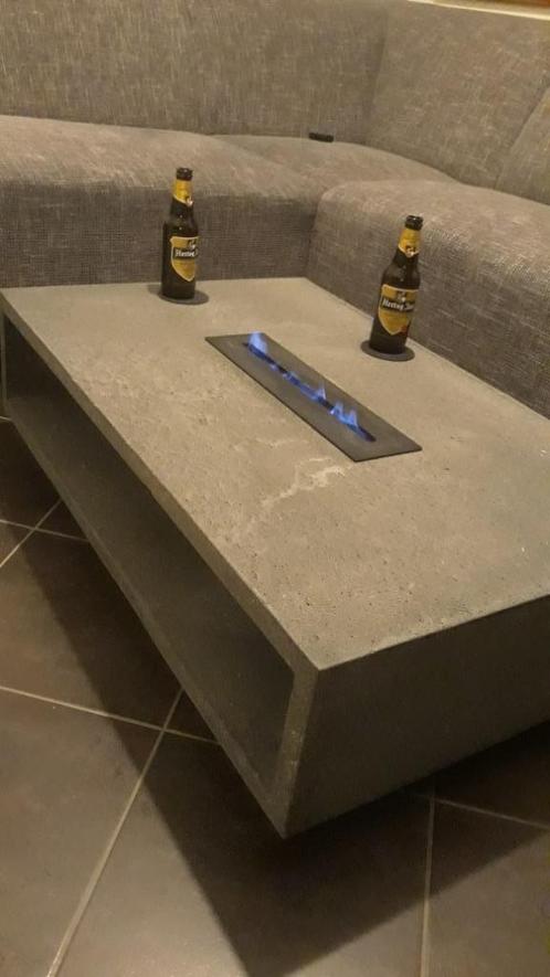 Stenen tafel op wielen + vuur (Bio ethanol, beton), Tuin en Terras, Vuurtafels, Zo goed als nieuw, Ophalen