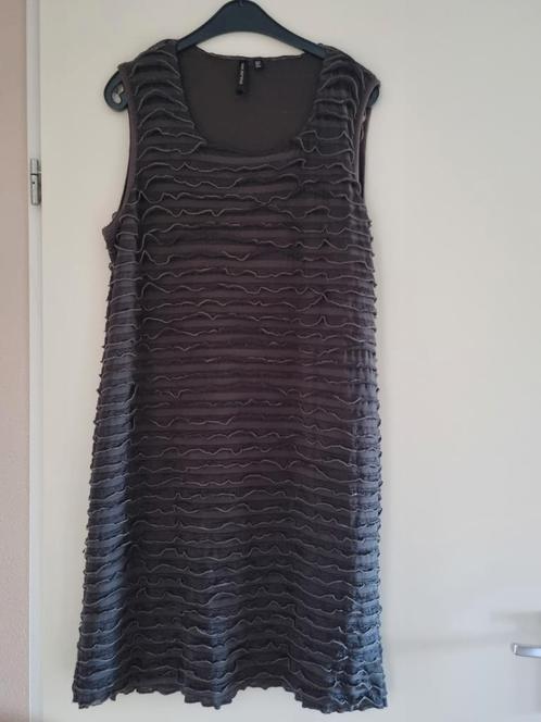 Lekker licht zomerjurkje van Dolce Vita in mt 44, Kleding | Dames, Jurken, Zo goed als nieuw, Maat 42/44 (L), Grijs, Ophalen of Verzenden