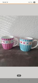 Vier leuke gestreepte mokken van lief met bloemetjes., Keramiek, Ophalen of Verzenden, Zo goed als nieuw, Overige stijlen