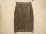 Suede leren kokerrok maat 36 nog splinternieuw, Kleding | Dames, Rokken, Nieuw, Ophalen of Verzenden, Maat 36 (S), Onder de knie