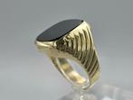 Gouden vintage heren ring met onyx. 2025/522