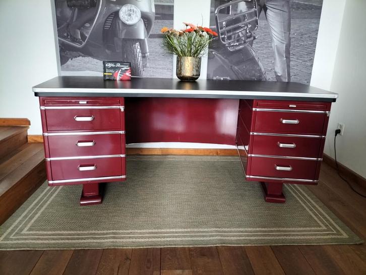 Vintage Bureau met Lades, Huis en Inrichting, Bureaus, Gebruikt, Bureau, Ophalen of Verzenden