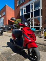 Piaggo zip candy red 2022, Verzenden, Maximaal 45 km/u, Zip, Zo goed als nieuw