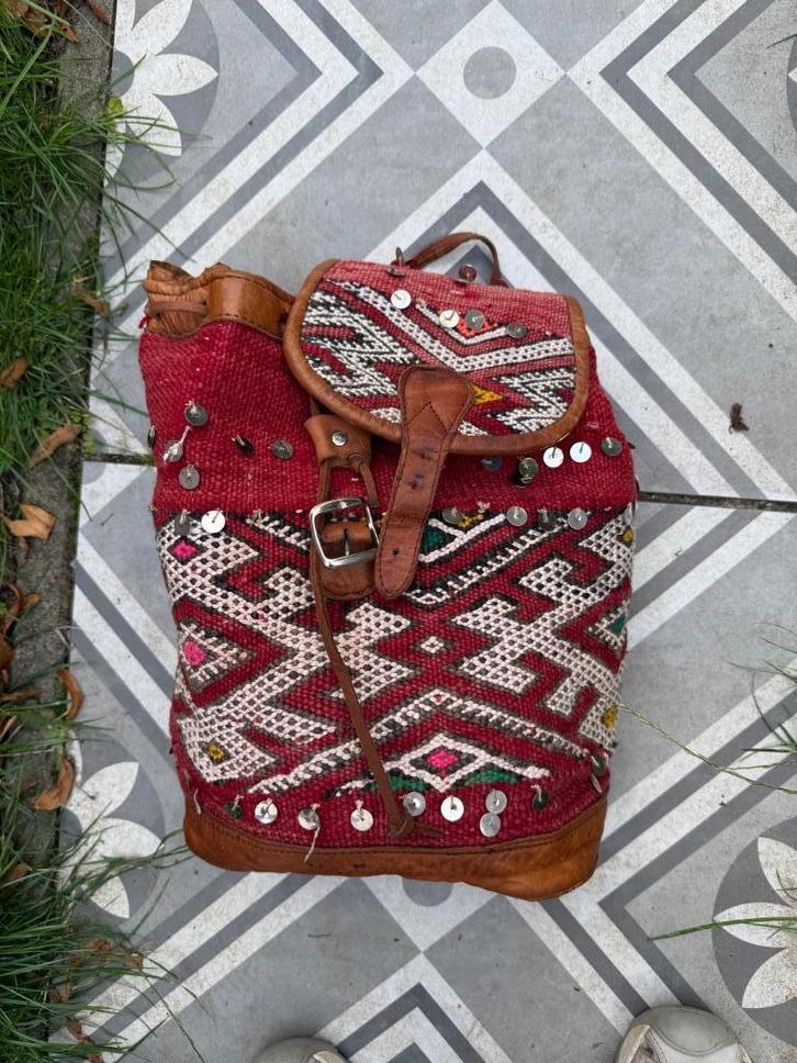 Rugtas handgemaakt Marokkaans leer, Sieraden, Tassen en Uiterlijk, Tassen | Rugtassen, Gebruikt, 25 tot 40 cm, Ophalen of Verzenden