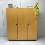Lichte vintage sixties strakke kledingkast 3 deurs hang leg, Ophalen, Gebruikt, Overige materialen, 100 tot 150 cm