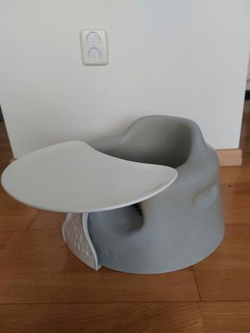 Bumbo stoeltje met blad voor baby met gordel grijs  beschikbaar voor biedingen
