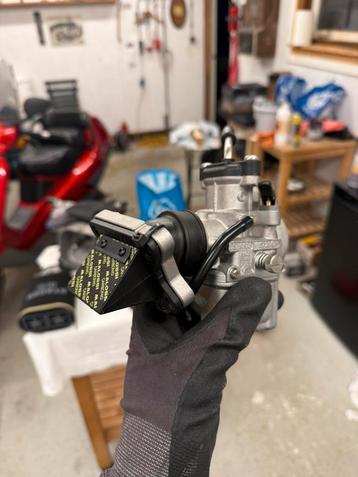Dellorto 28mm vlakschijf carburateur beschikbaar voor biedingen