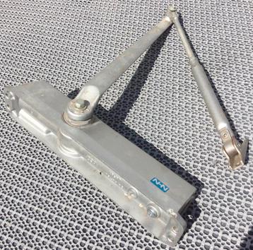 ZGAN. NHN deurdranger serie 80 Daihatsu beschikbaar voor biedingen