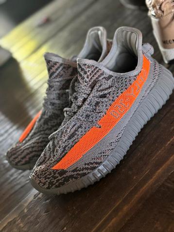 Adidas Yeezy Boost 350 V2 - Maat 40 - Nieuw beschikbaar voor biedingen