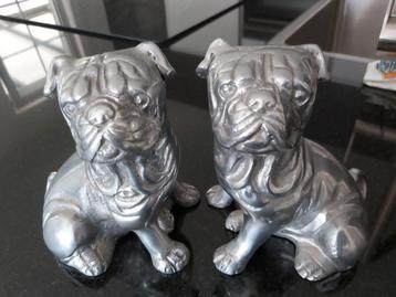 Twee buldoggen rvs  beschikbaar voor biedingen