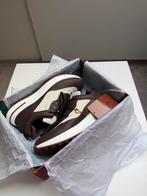 Loro Piana Weekend Walk Brown 43, Bruin, Nieuw, Ophalen of Verzenden, Sneakers of Gympen