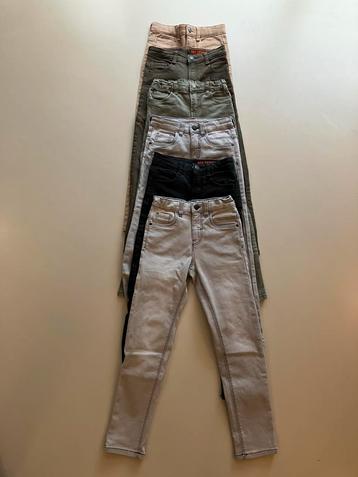 6 Broeken HEMA skinny Fit (Maat 128) beschikbaar voor biedingen