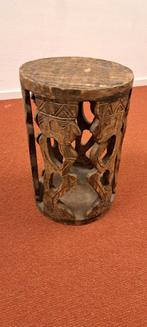 Origineel Afrikaans handgesneden houten tafeltje / krukje, Ophalen of Verzenden