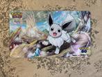 Radiant Eevee Playmat - Pokémon GO Premium Collectie, Hobby en Vrije tijd, Verzamelkaartspellen | Pokémon, Ophalen of Verzenden