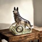 Vintage keramieken tafelklok met herdershond / wolf, Ophalen