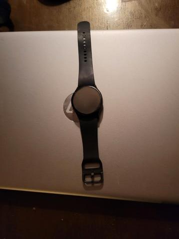 Bieden  Smart watch + oplader beschikbaar voor biedingen