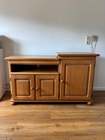 Tv meubel eiken fineer beschikbaar voor biedingen