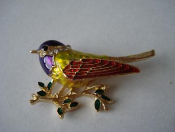 Vogel broche beschikbaar voor biedingen