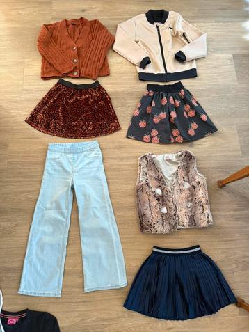 Leuke set te combineren kinderkleren maat 122/128 beschikbaar voor biedingen