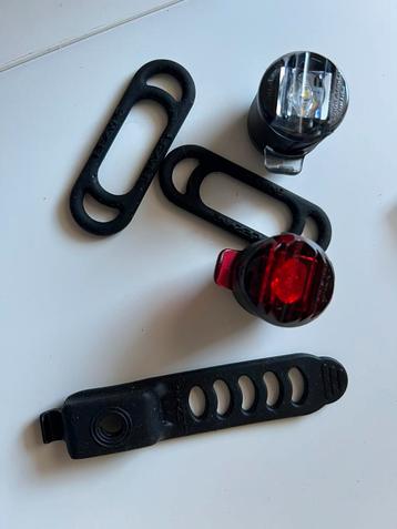 Lezyne Femto Drive USB set voor en achterlicht beschikbaar voor biedingen