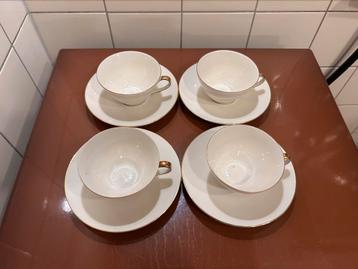 Vintage Beiers porselein 16-delige kop en schotel set beschikbaar voor biedingen