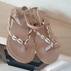Ibiza schelpen slippers maat 38 nieuw, Kleding | Dames, Schoenen, Ophalen of Verzenden, Nieuw