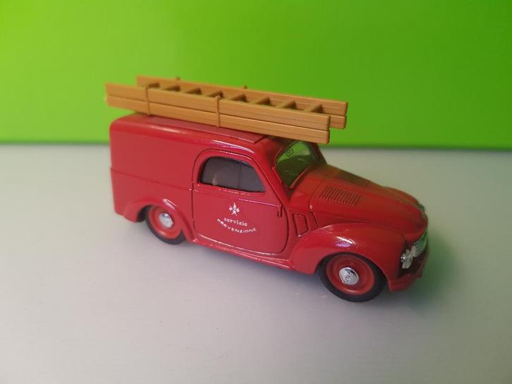 Brumm - Fiat 500C Van Vigili del Fuoco [rood] 1/43, Hobby en Vrije tijd, Modelauto's | 1:43, Zo goed als nieuw, Auto, Overige merken