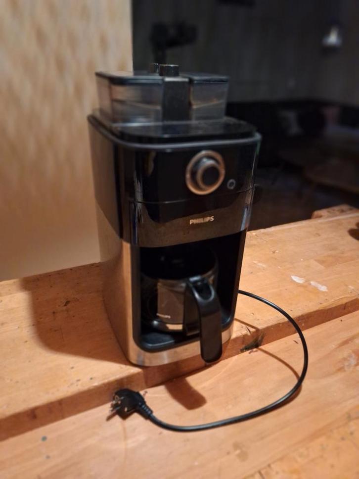 Philips Grind & Brew Koffiezetapparaat, Witgoed en Apparatuur, Koffiezetapparaten, Gebruikt, Koffiemachine, 10 kopjes of meer
