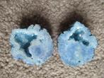 GEODE doorgezaagd blauw sprankelend 2 stukken samen € 45, Verzamelen, Mineralen en Fossielen, Ophalen of Verzenden, Mineraal