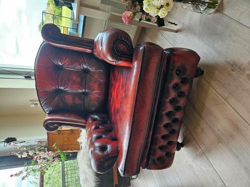 Chesterfield Queen Anne fauteuil – Oxblood rood leder, Huis en Inrichting, Fauteuils, Gebruikt, Leer, 75 tot 100 cm, 75 tot 100 cm