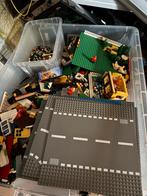 Grote doos LEGO met van alles. 32 wegen platen, Ophalen, Zo goed als nieuw