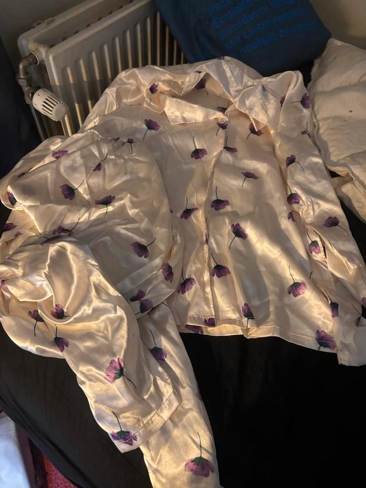 Nieuwe pyjama - nooit gedragen!, Kleding | Dames, Huispakken, Nieuw, Maat 46/48 (XL) of groter, Beige, Verzenden