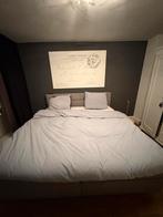 (MOET WEG) Tweepersoonsbed met grijze bekleding, Huis en Inrichting, Slaapkamer | Bedden, Ophalen, Tweepersoons, Zo goed als nieuw