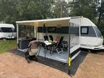 Zeer mooie hobby 560 kmfe airco mover luifel zeer netjes, Caravans en Kamperen, Vast bed, Rondzit, Hobby, Bedrijf