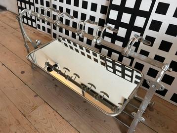 Verchroomde art-deco kapstok met spiegel beschikbaar voor biedingen