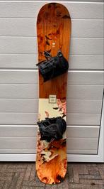 Arbor Cadence 147cm snowboard met bindingen - Zo goed als ni, Sport en Fitness, Snowboarden, Ophalen, Zo goed als nieuw, Board