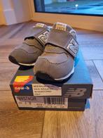 New balance 574 sneakers maat 20 grijs met doos zgan, Schoenen, Ophalen of Verzenden, Zo goed als nieuw, New Balance