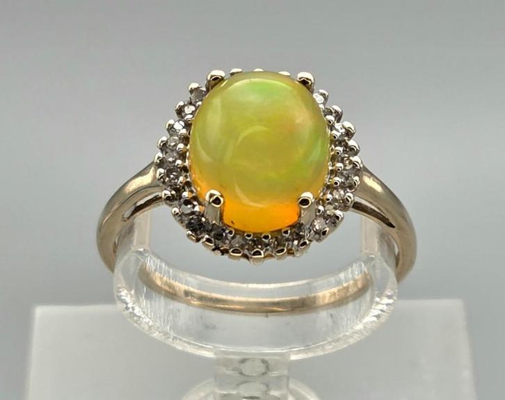 Gouden Vintage ring edelsteen opaal en diamant. 2025/658., Sieraden, Tassen en Uiterlijk, Antieke sieraden, Ring, Goud, Met edelsteen