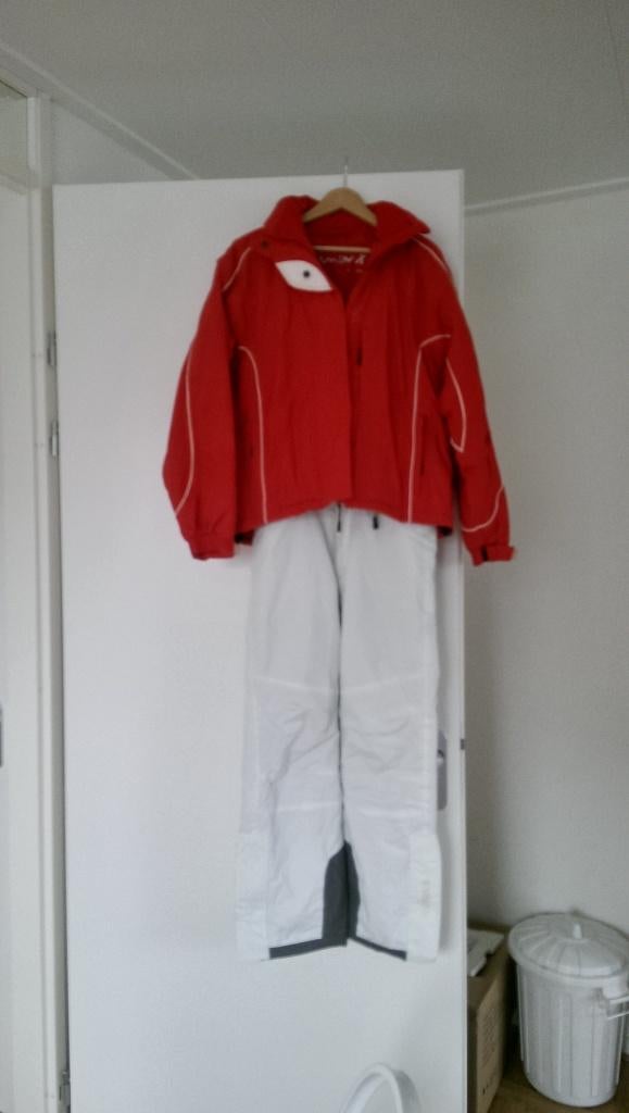 Chamonix Skipak Rood met Witte Broek - Maat M, Kleding | Dames, Wintersportkleding, Maat 38/40 (M), Chamonix, Ophalen of Verzenden