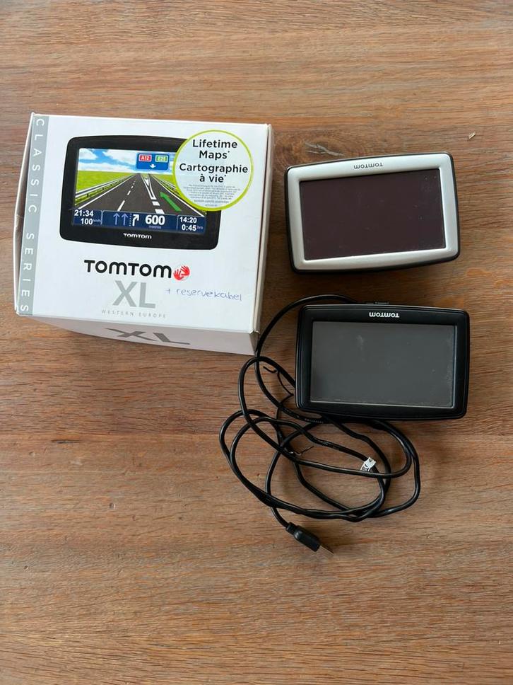 2 stuks TomTom XL 1x TomTom XXL en 2 x TomTom One, Auto diversen, Autonavigatie, Zo goed als nieuw, Ophalen of Verzenden