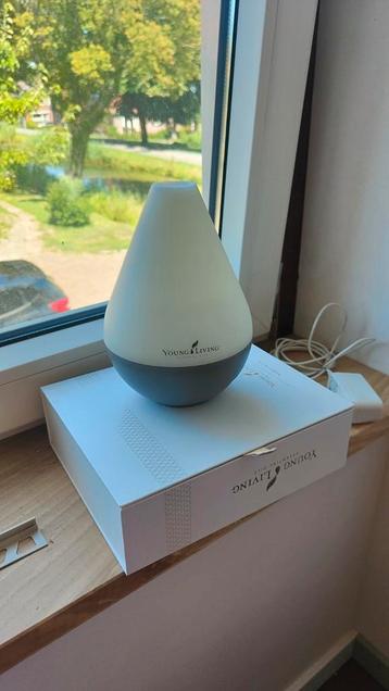 Young Living diffuser met oliën  beschikbaar voor biedingen