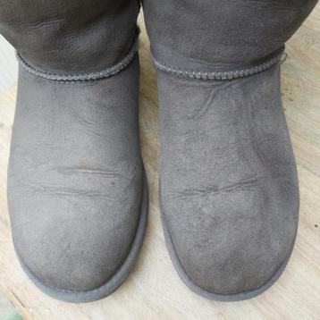 Ugg dameslaarzen beschikbaar voor biedingen