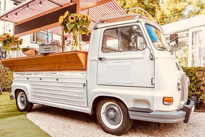 Oldtimer Foodtruck Friesland, Hobby en Vrije tijd, Feestartikelen | Verhuur, Ophalen of Verzenden