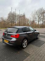 BMW 1-Serie 2.0 118D 5DR AUT 2015 Euro 6 + Dakkoffer & Rails, Auto's, Achterwielaandrijving, 1995 cc, Euro 6, Electronic Stability Program (ESP)