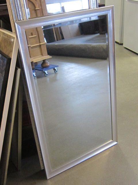 Facet geslepen spiegel in zilverkleurige lijst, Huis en Inrichting, Woonaccessoires | Spiegels, Gebruikt