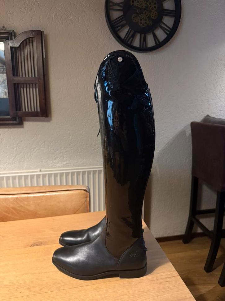 Rijlaarzen HKM Lynette zwart lak, mt 39, Dieren en Toebehoren, Paardrijkleding, Nieuw, Dames, Schoeisel, Dressuur, Ophalen of Verzenden