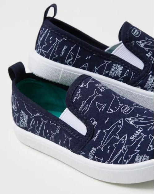 Super gave blauwe H&M bootschoenen met haaien mt 37., Kinderen en Baby's, Kinderkleding | Schoenen en Sokken, Zo goed als nieuw